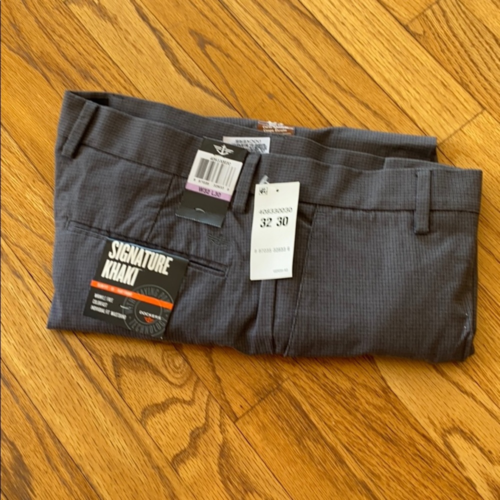 NWT Dockers Grey Signature Khaki Slim Flat 32x30